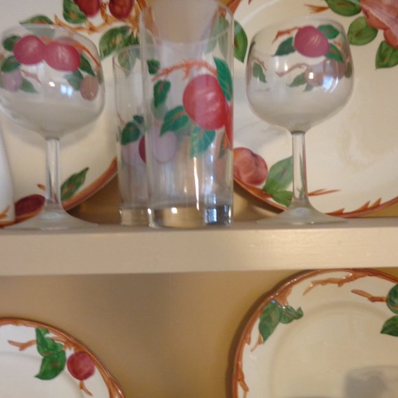 158 pieces Francican Apple 1940's - 2010 Local Pick Up only - Picture 16 of 16